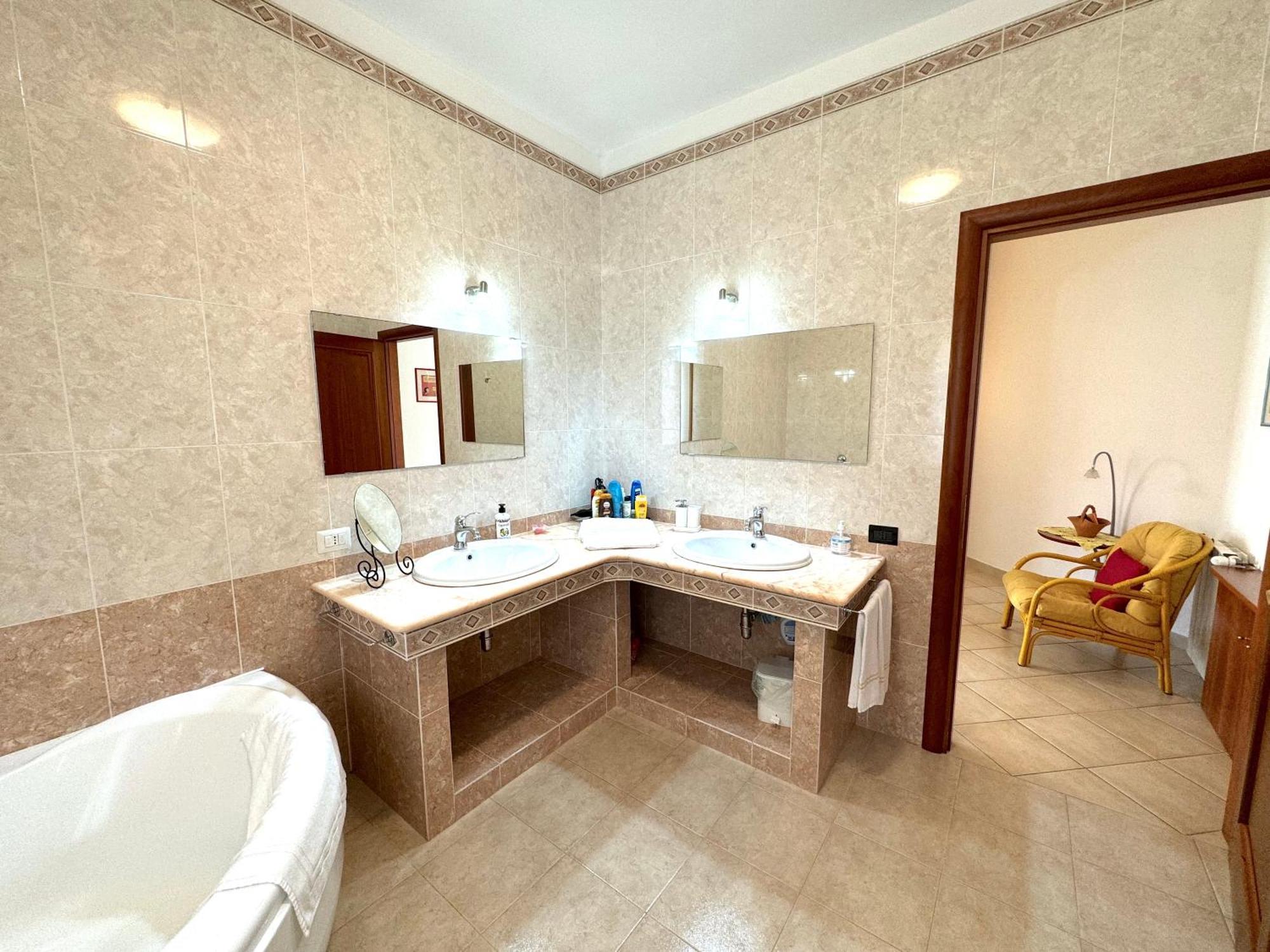 Апартаменты Rosa'S House - Zona Ospedaliera Кальяри Экстерьер фото